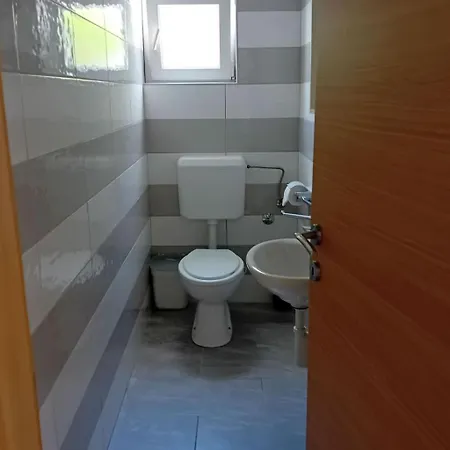 Delfa Pecarina By Interhome דירה לופאר