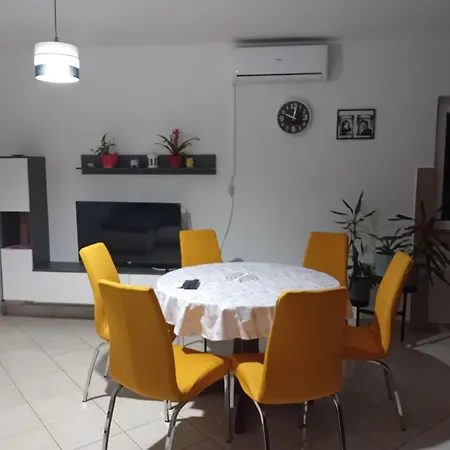 דירה Delfa Pecarina By Interhome