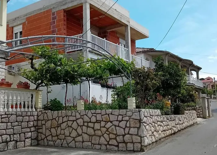 Apartment Delfa Pecarina By Interhome